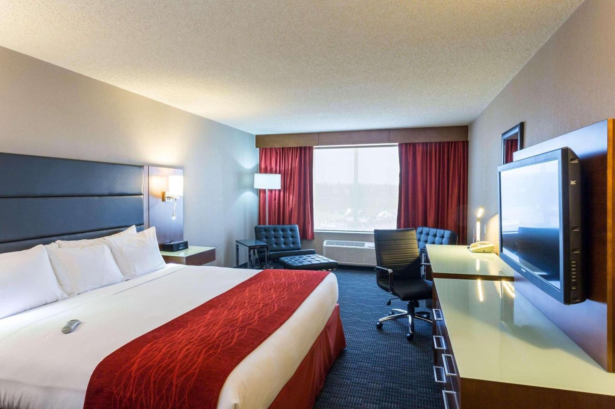 Radisson Hotel & Suites Fort Mcmurray Exteriör bild